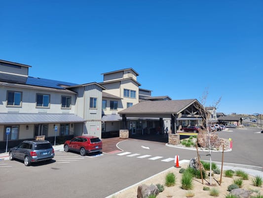 Exterior of Summerset Senior Living facility in Reno