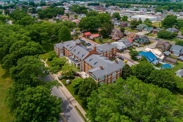 Aerial view of Madison Park Healthcare surrounded by greenery