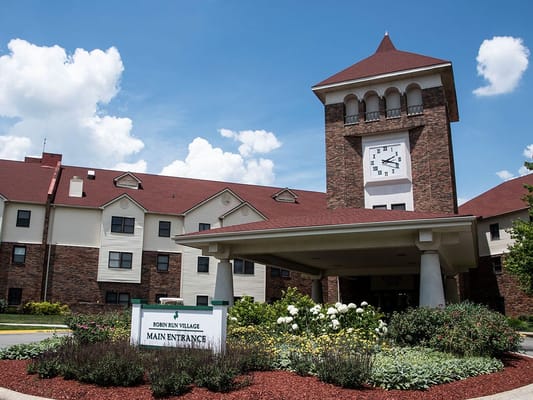 Main entrance of Robin Run Village Senior Living