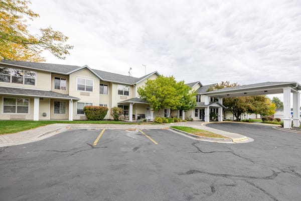Exterior view of Parkwood Meadows Assisted Living Community