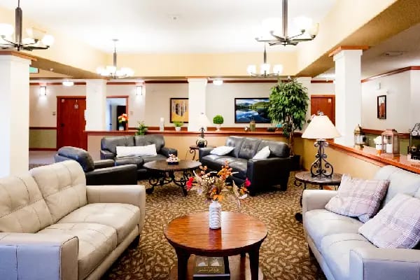 Common area lounge with comfortable seating