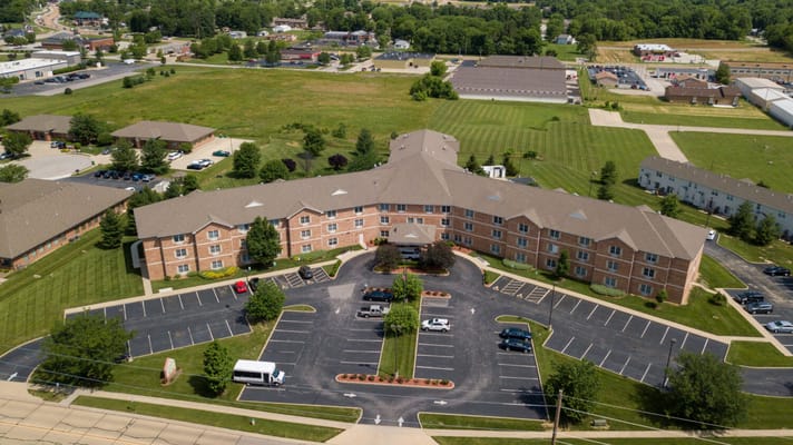 Aerial view of Cambridge House of O'Fallon facility with landscaped grounds
