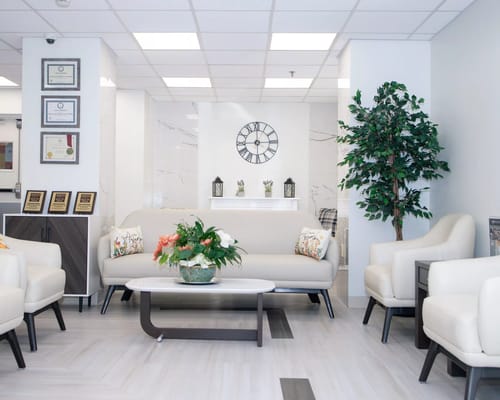 Bright and inviting common area with seating