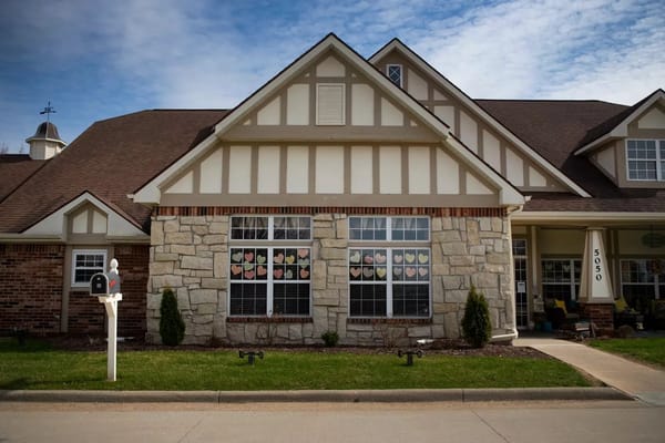 Exterior view of Bickford of Urbandale building