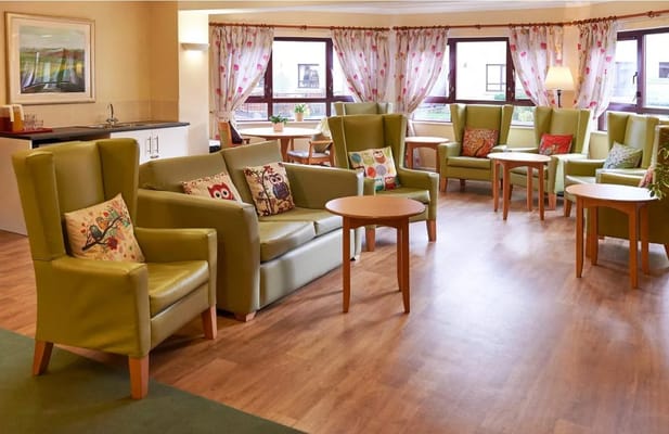 Bright and inviting common area with comfortable seating