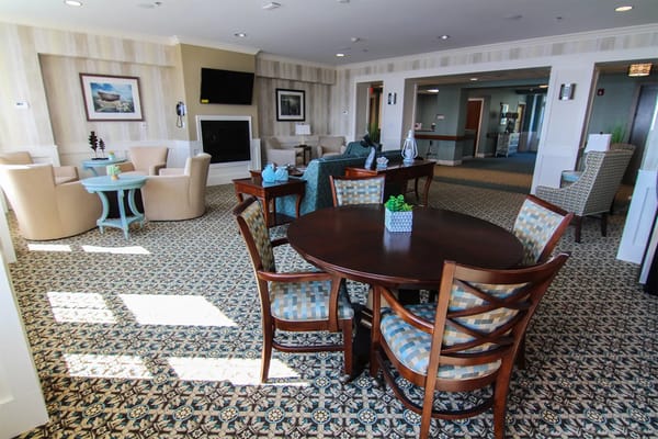 Common area with seating and decorative elements