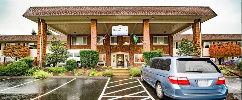 Building exterior of Brookdale Federal Way with entrance and parking