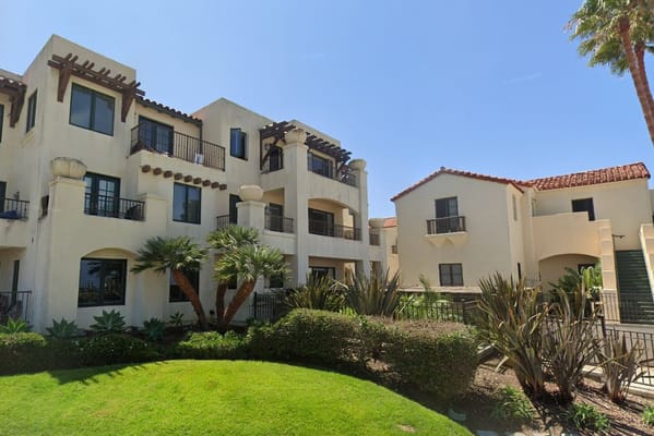 Exterior view of the Casa de Mañana building