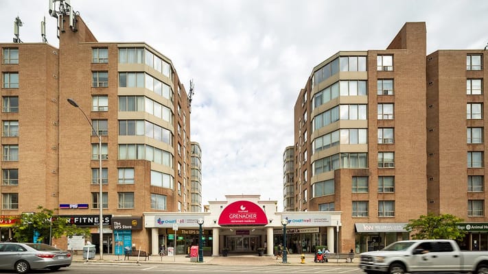 Exterior view of Chartwell Grenadier Retirement Residence