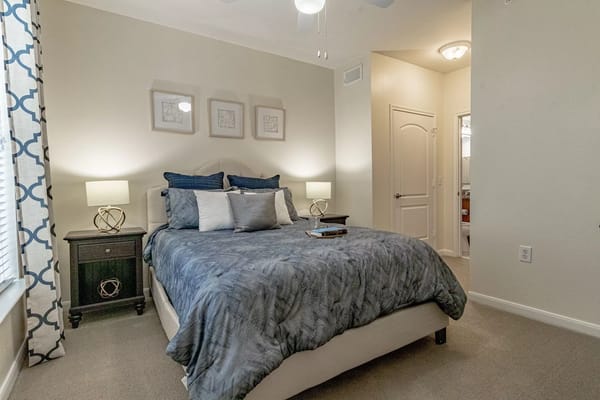 Cozy and well-decorated resident room with a bed