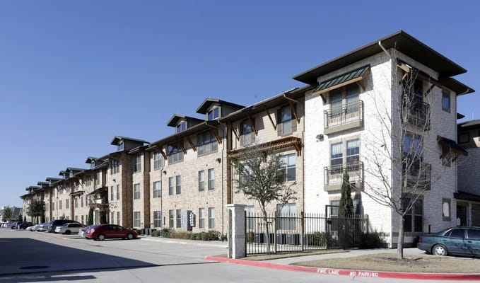 Exterior view of Evergreen at Richardson facility