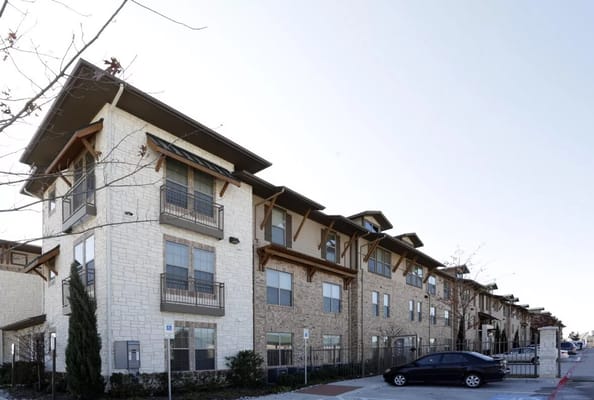 Exterior view of the Evergreen at Richardson facility
