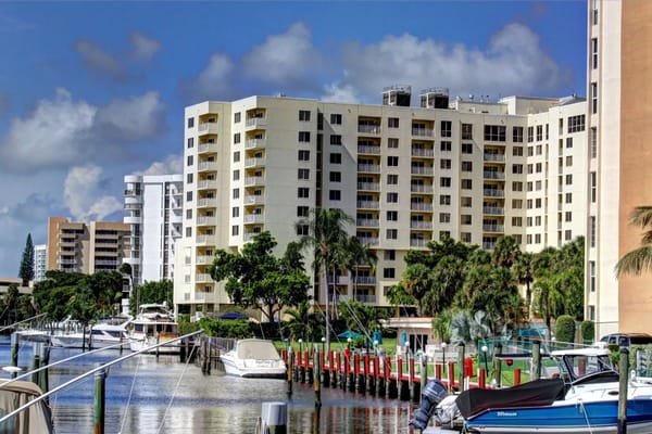 Exterior view of The Pointe at Pompano Beach