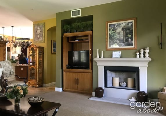 Interior common area with decorative elements and furniture