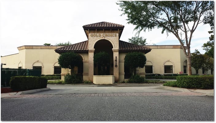 Front entrance view of Gold Choice Ormond Beach Assisted Living & Memory Care