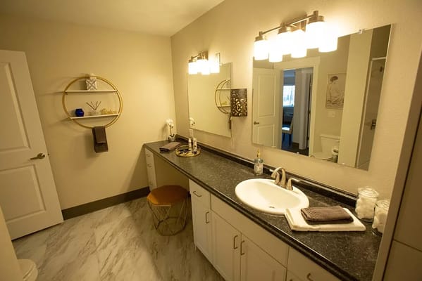 Bright and modern bathroom with elegant fixtures