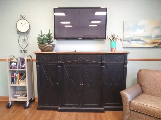 Cozy common area with furniture and decor