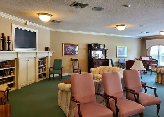 Common area with seating and entertainment options