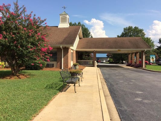 Exterior view of Magnolia Manor Greenwood entrance
