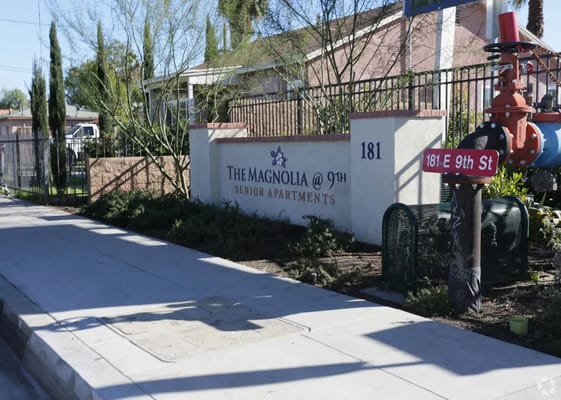 Exterior view of Magnolia at 9th senior apartments