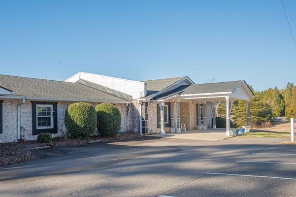 Exterior view of the Meadow Lakes facility entrance