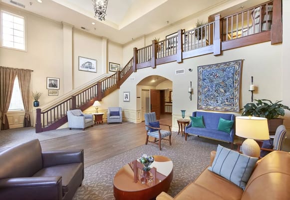 Common area with seating and decorative elements