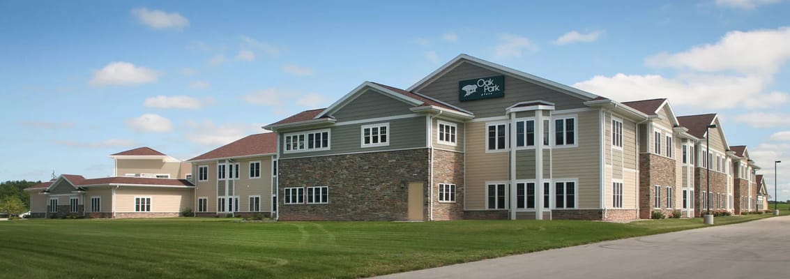 Exterior view of Oak Park Place Green Bay building