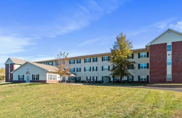Exterior view of Parkway Pointe Senior Residence