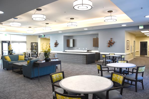 Common area lounge with comfortable seating