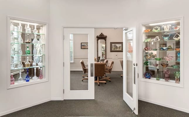 Display of decorative glass items in the lobby