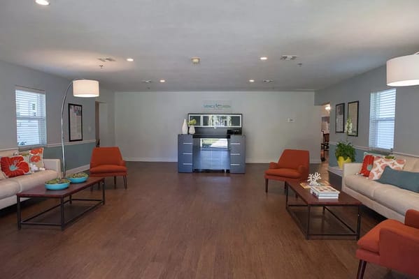 Bright and welcoming lounge area with comfortable seating