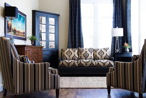 Cozy common area with comfortable seating