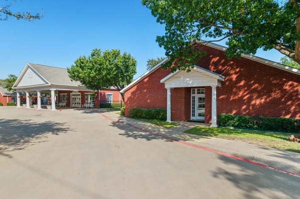 Exterior view of Carriage House Assisted Living building
