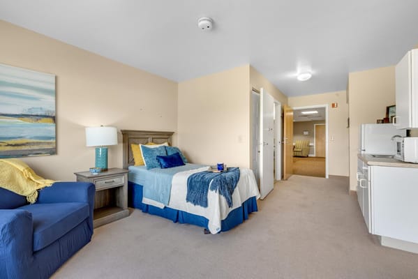 Cozy private resident room with kitchenette