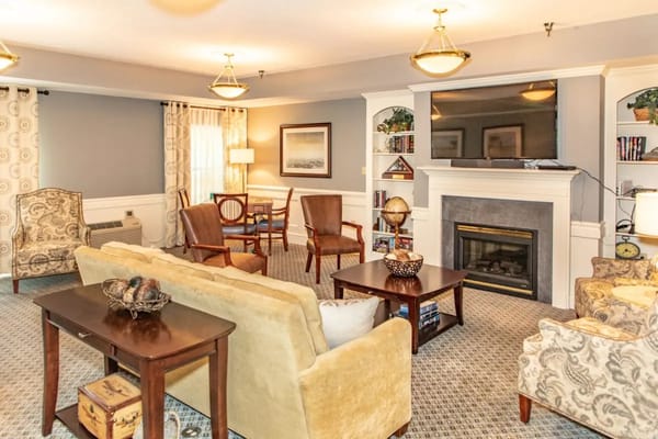 Bright and inviting common area with comfortable seating