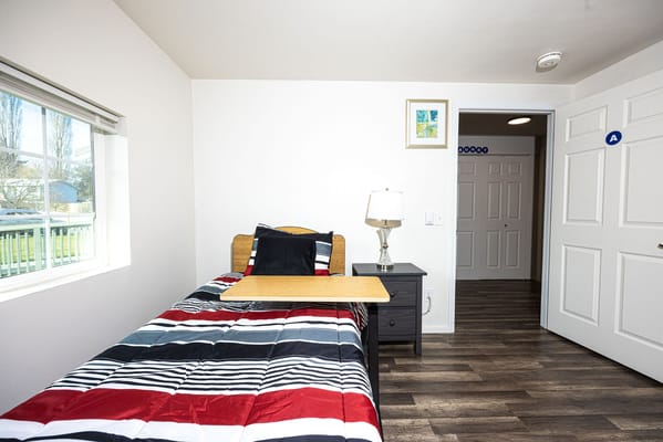 Cozy private room with single bed and desk