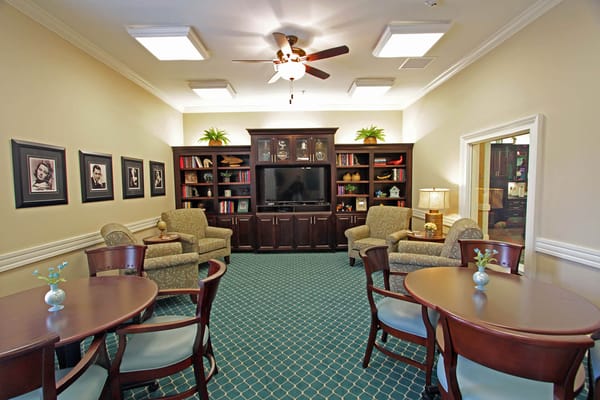 A cozy common area with seating and entertainment