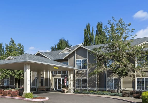 Exterior view of Brookdale Geary Street with entrance