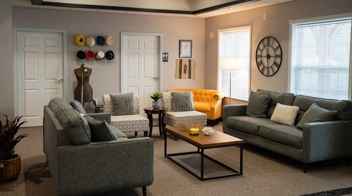 Comfortable common area with seating in an assisted living facility