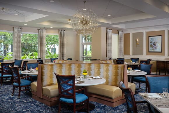 Vi at Lakeside Village