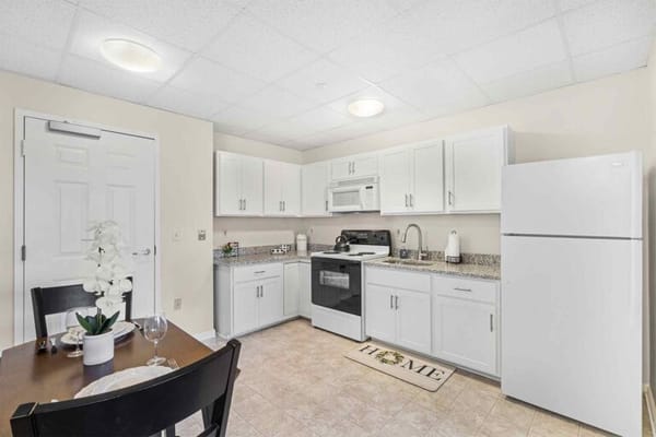 Bentley Commons at Paragon Village