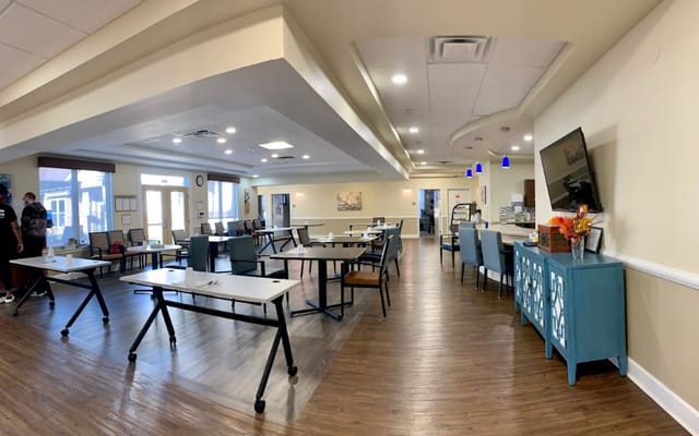 Bright and spacious common area with seating arrangements