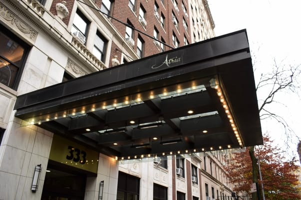 Main entrance with awning at Atria West 86