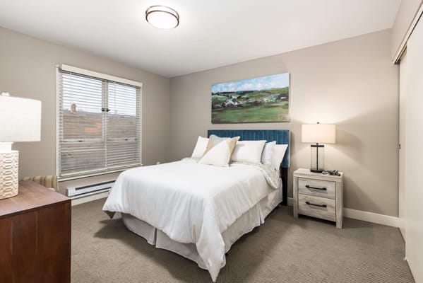 Cozy, well-furnished private resident room