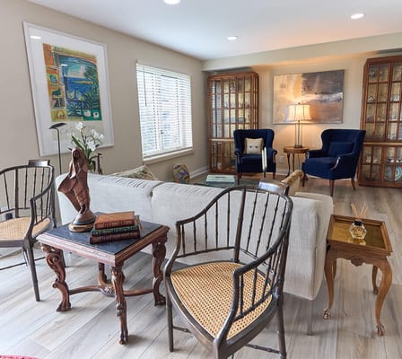 Cozy common area with comfortable seating