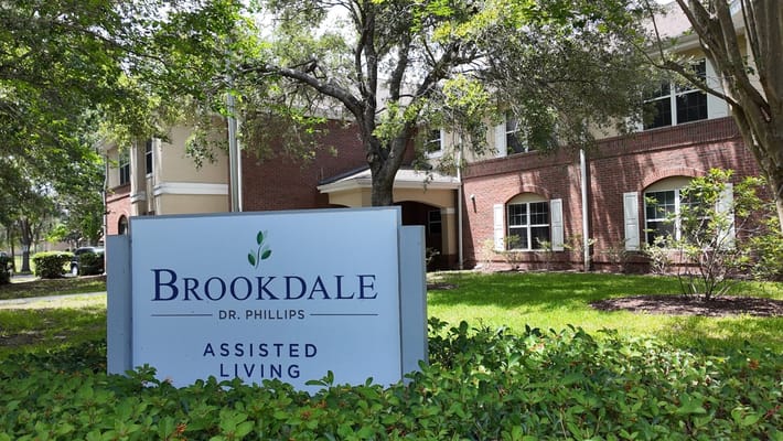 Exterior view of Brookdale Dr. Phillips assisted living facility