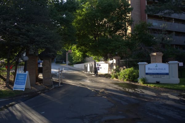 Entrance to Brookdale Tamarac Square with signage