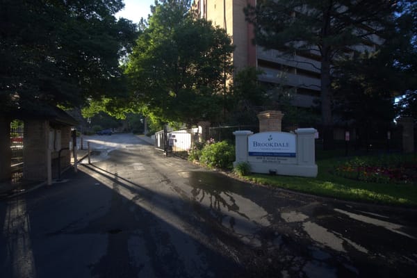 Entrance to Brookdale Tamarac Square with landscaping