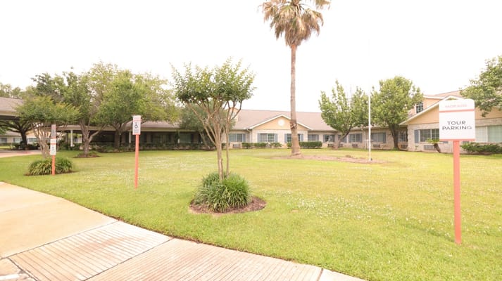 Exterior view of Morada Cy-Fair with landscaped area