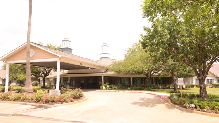 Exterior view of Morada Cy-Fair building entrance